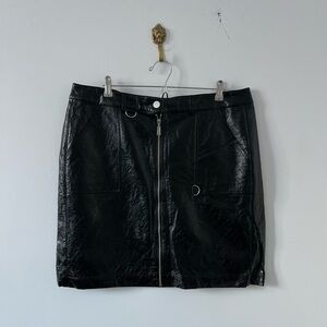 Love & Legend Elegant Black Shiny Skirt - size 16
